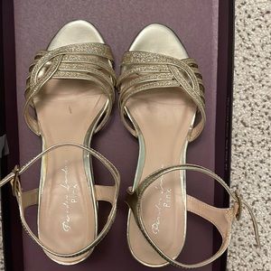 Gold glitter strap sandal heels size 5